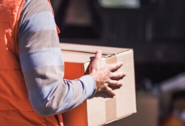 can you drop off a fedex package at the post office?