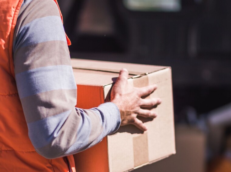 can you drop off a fedex package at the post office?