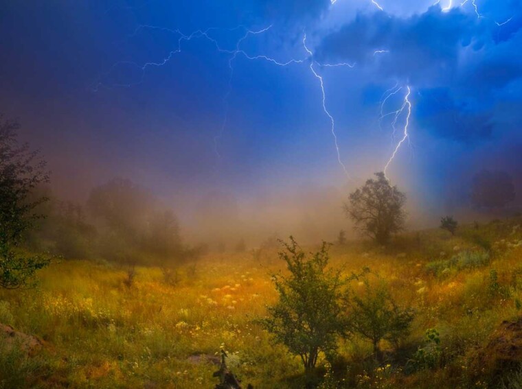 amenaza de tormenta eléctrica intensa