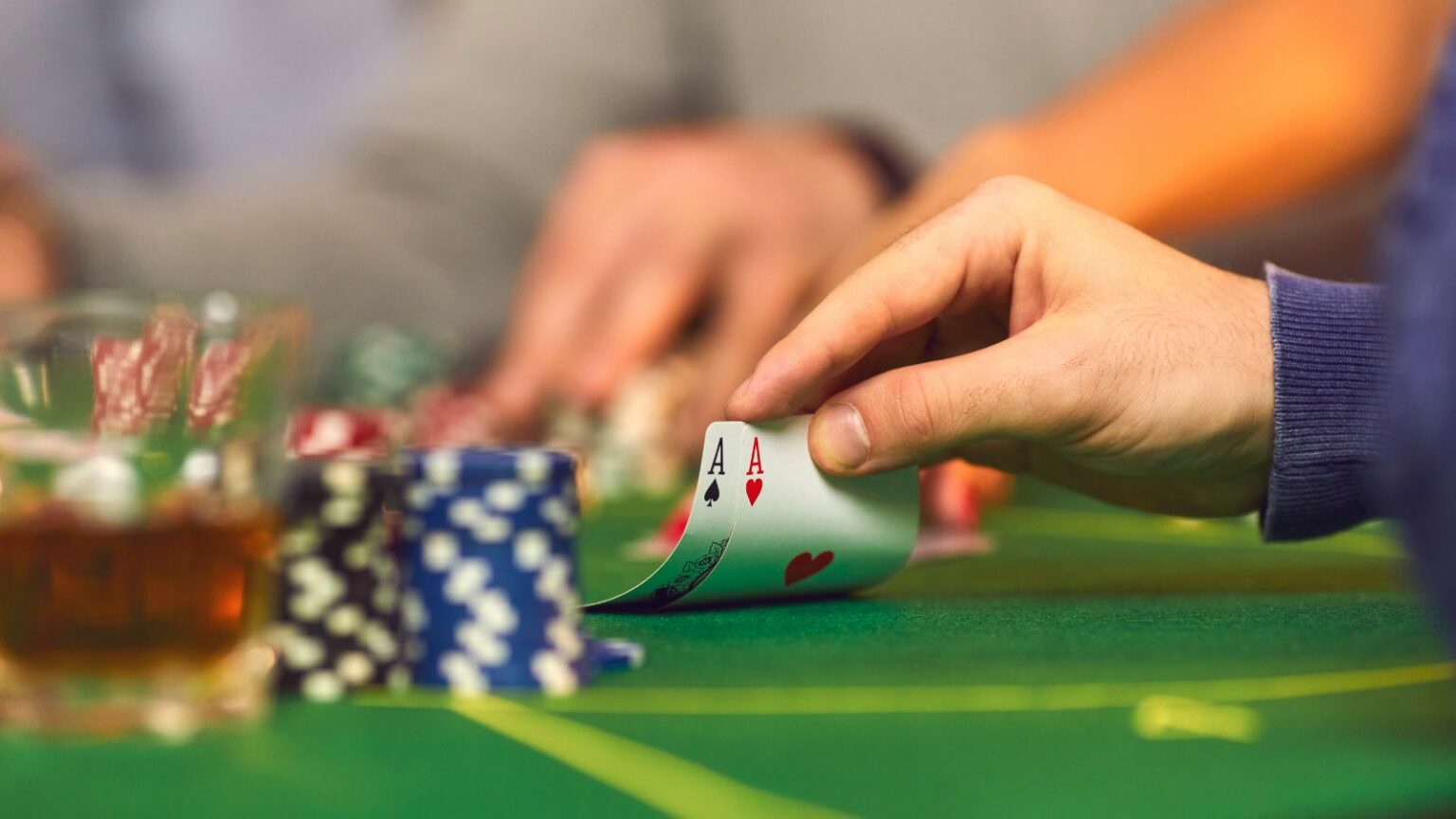 Inside the engagement loop what keeps social casino players spinning
