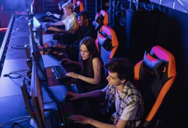 lightweight gaming, casual gaming experiences, brainrot gaming trend, mobile gaming apps, quick play games, short session games, easy to play games, bite sized gaming, casual gamer market, trending lightweight games