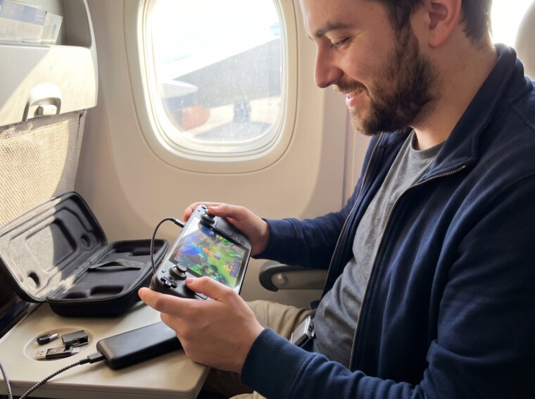 How to Choose a Handheld Gaming Device for Travel